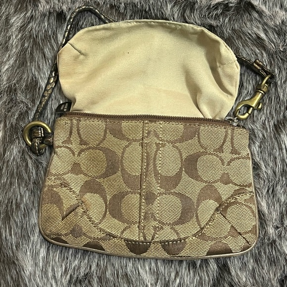Coach Small Wristlet - Picture 4 of 5